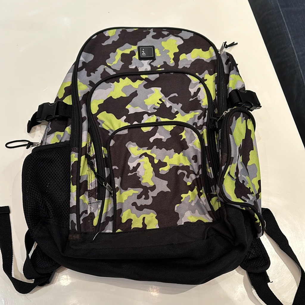 1 Pack 5 Compartments I In Good Condition.